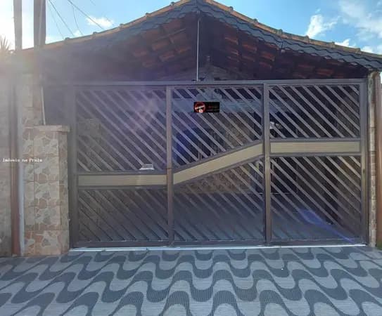 Casa à venda no bairro Balneário Maracanã em Praia Grande/SP