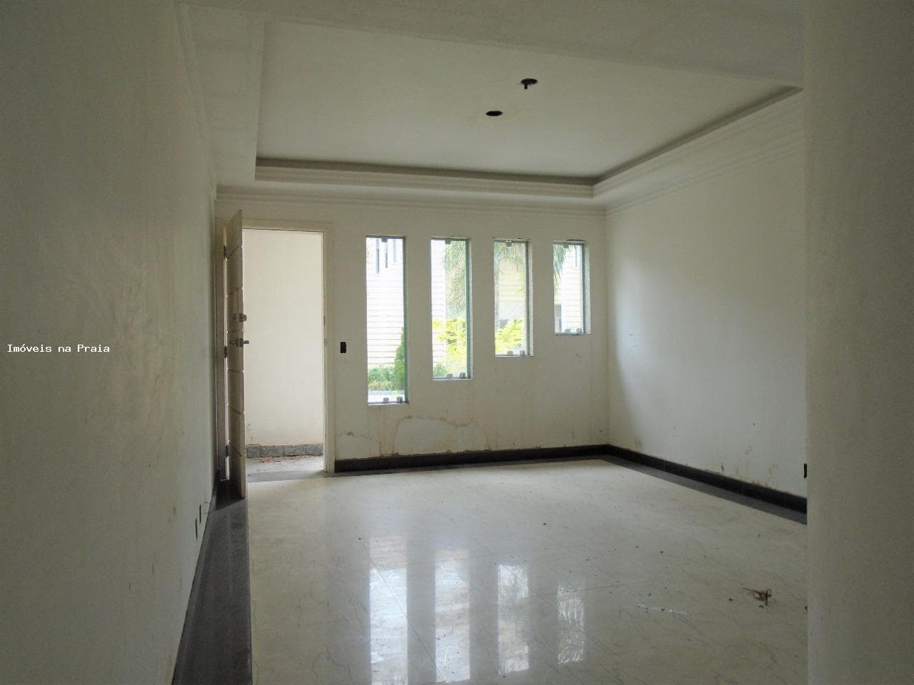 Sobrado à venda no bairro Balneário Maracanã em Praia Grande/SP