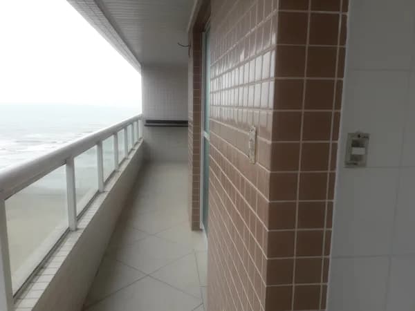 Apartamento à venda no bairro Campo da Aviação em Praia Grande/SP