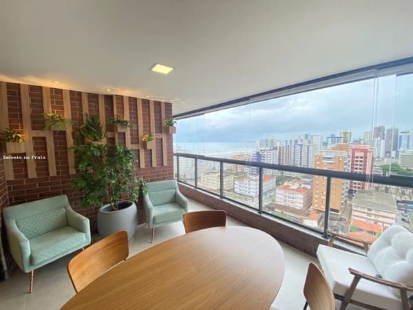 Apartamento à venda no bairro Vila Guilhermina em Praia Grande/SP