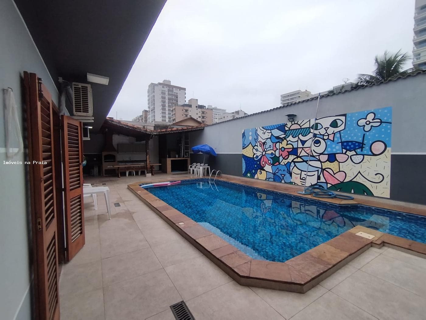 Casa à venda no bairro Canto do Forte em Praia Grande/SP