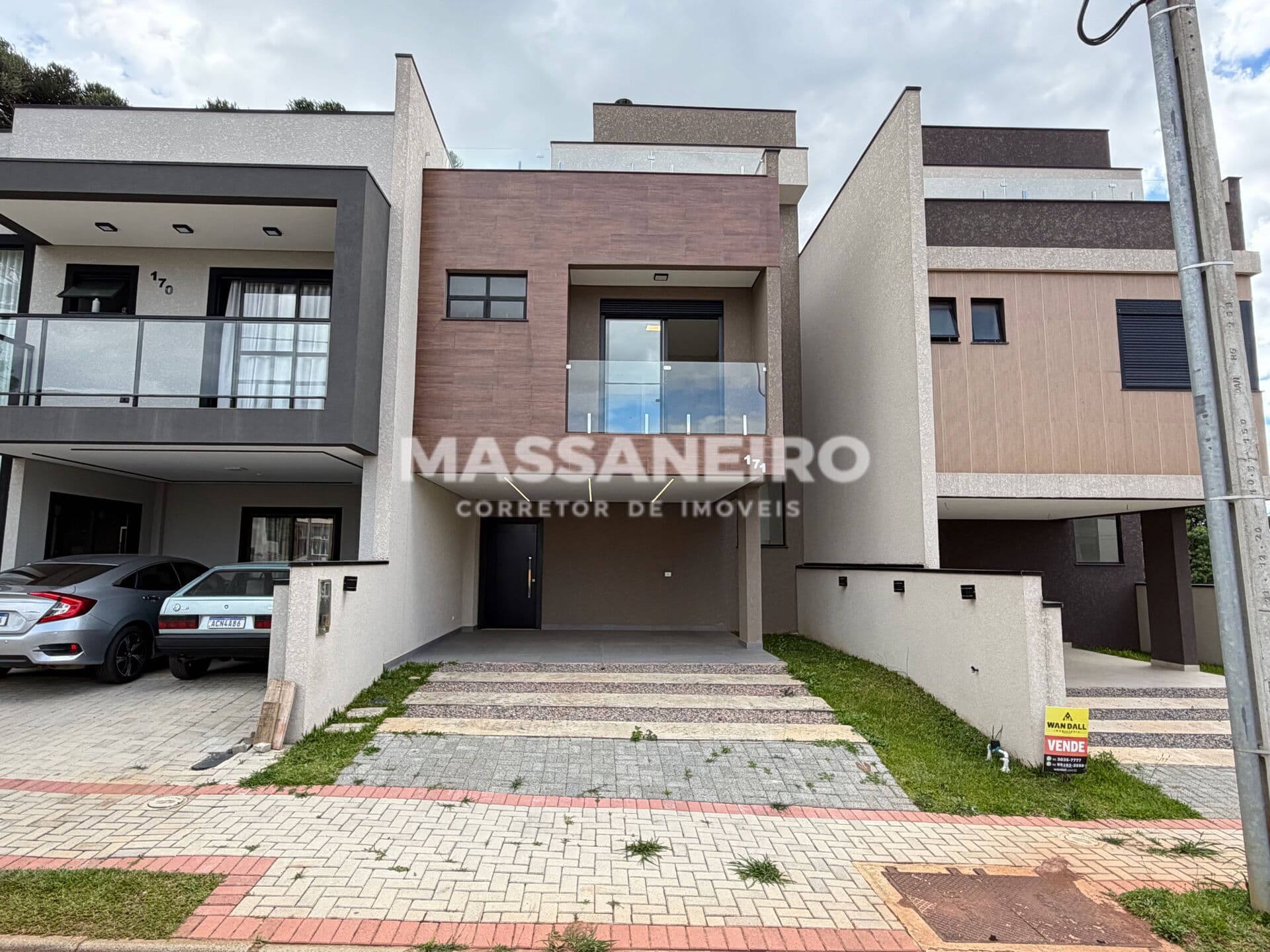 Sobrado em São José dos Pinhais - Costeira