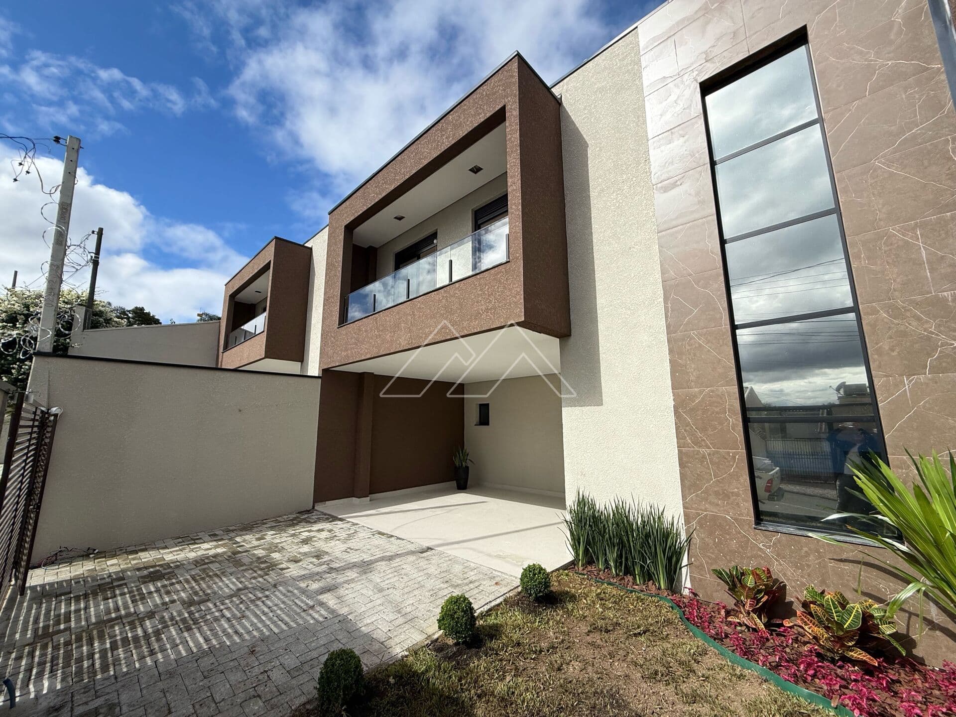 Sobrado em São José dos Pinhais - Boneca do Iguaçu
