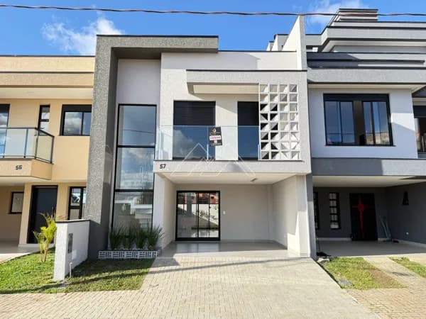 Sobrado em São José dos Pinhais - Costeira