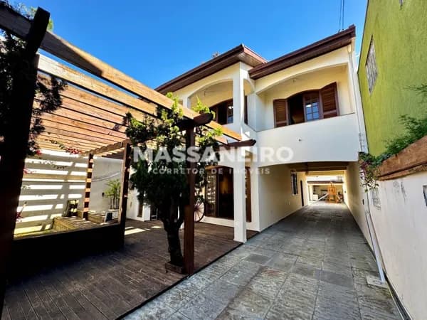Sobrado em Curitiba - Bairro Alto