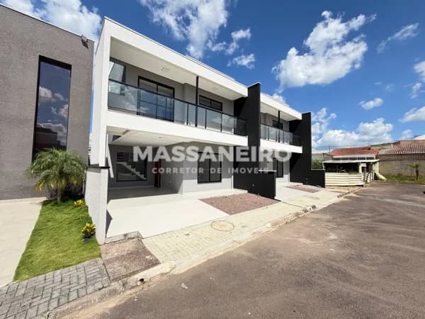 Sobrado em São José dos Pinhais - Costeira
