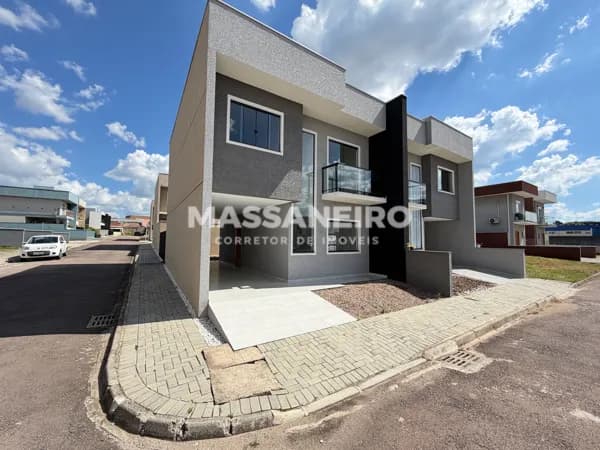 Sobrado em São José dos Pinhais - Costeira