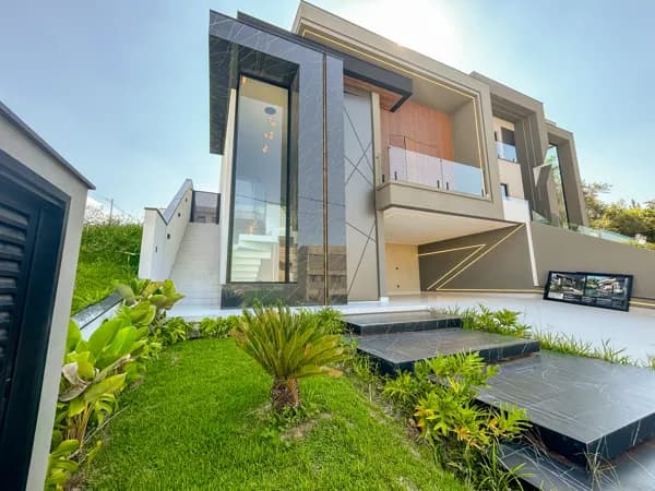 Casa tecnológica de alto padrão no condomínio Reserva Santa Anna