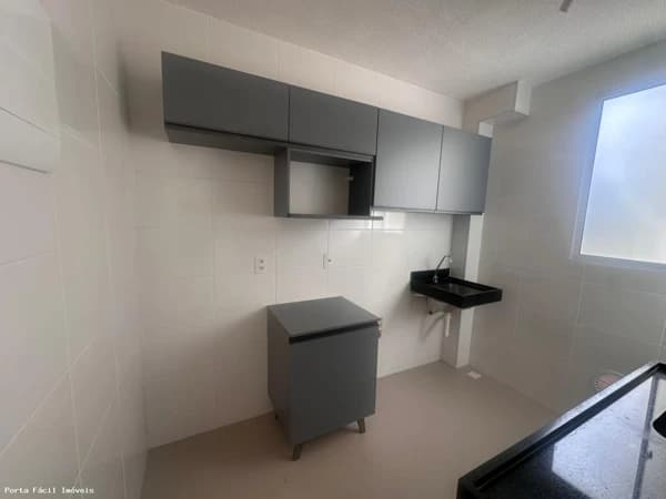 Apartamento para alugar no bairro Parque Residencial Rita Vieira em Campo Grande/MS