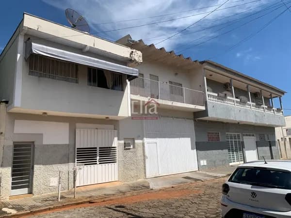 Casa Residencial e comercial em Guaranésia!