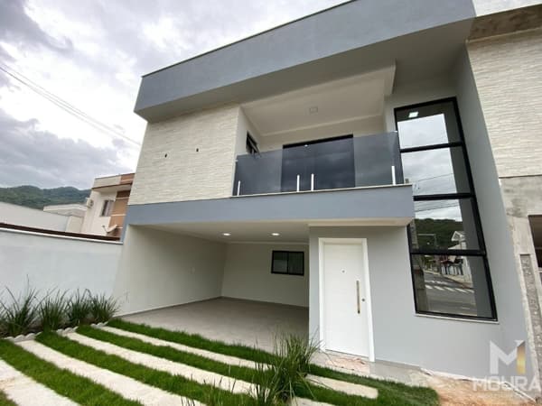 Sobrado em Jaraguá do Sul - Amizade