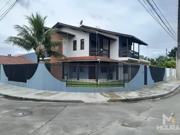 Sobrado à venda no bairro Barra do Rio Cerro - Jaraguá do Sul/SC