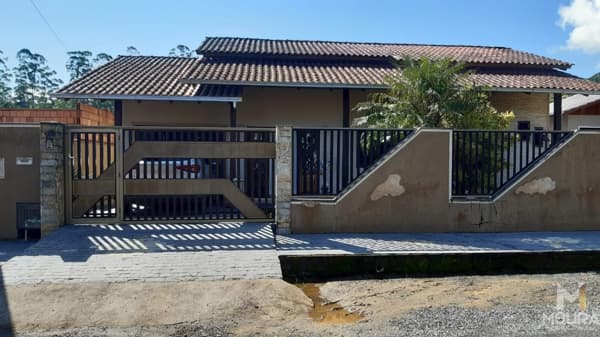 Casa em Guaramirim - Figueirinha