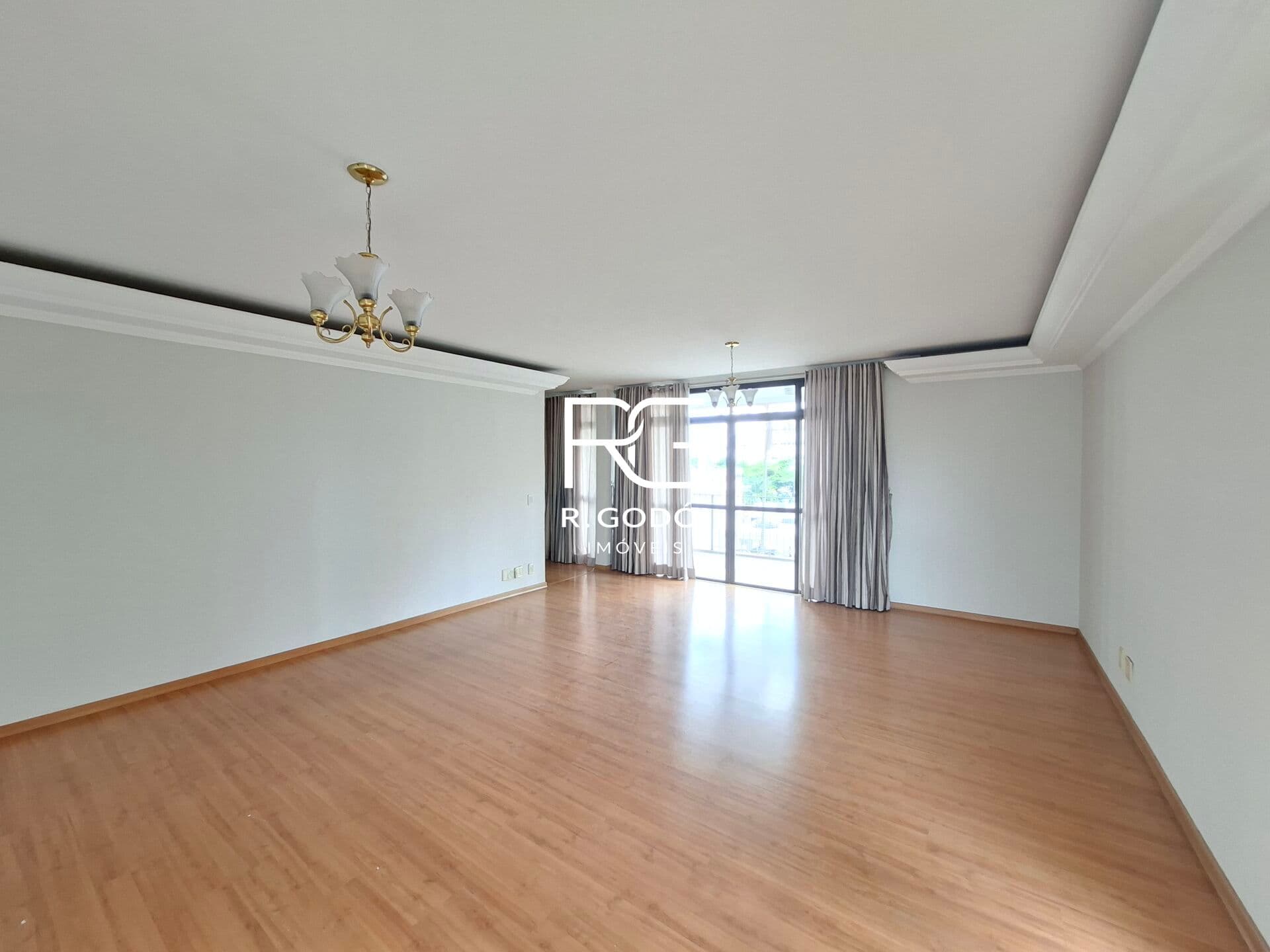 Oportunidade Única no Cambuí: 296m² com Preço Abaixo do Mercado!