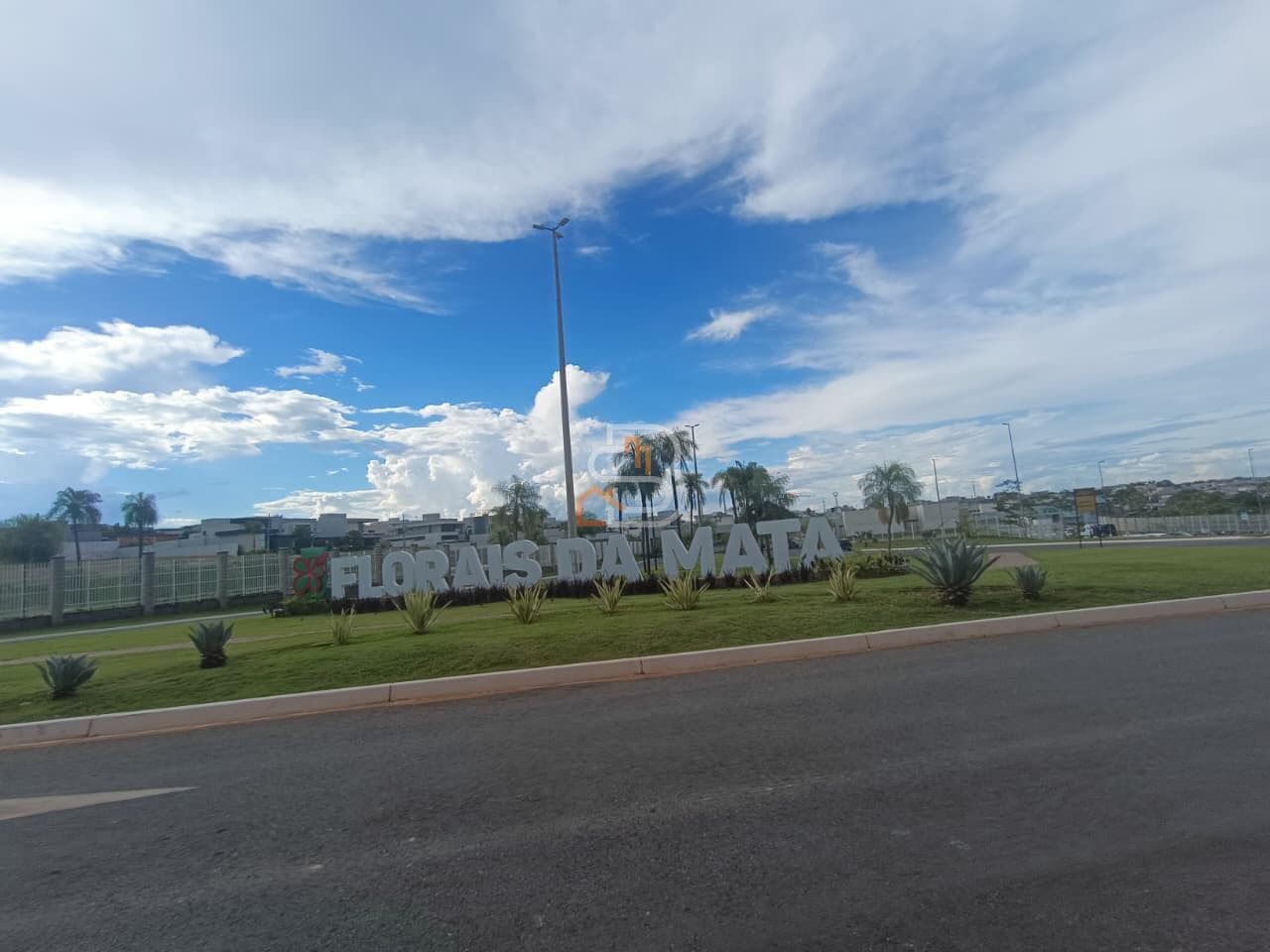 Terreno à Venda no Condomínio Florais da Mata, Várzea Grande/MT