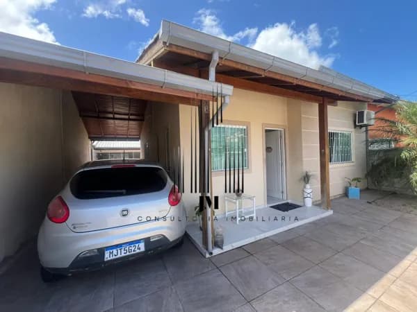 Casa em Palhoça - São Sebastião