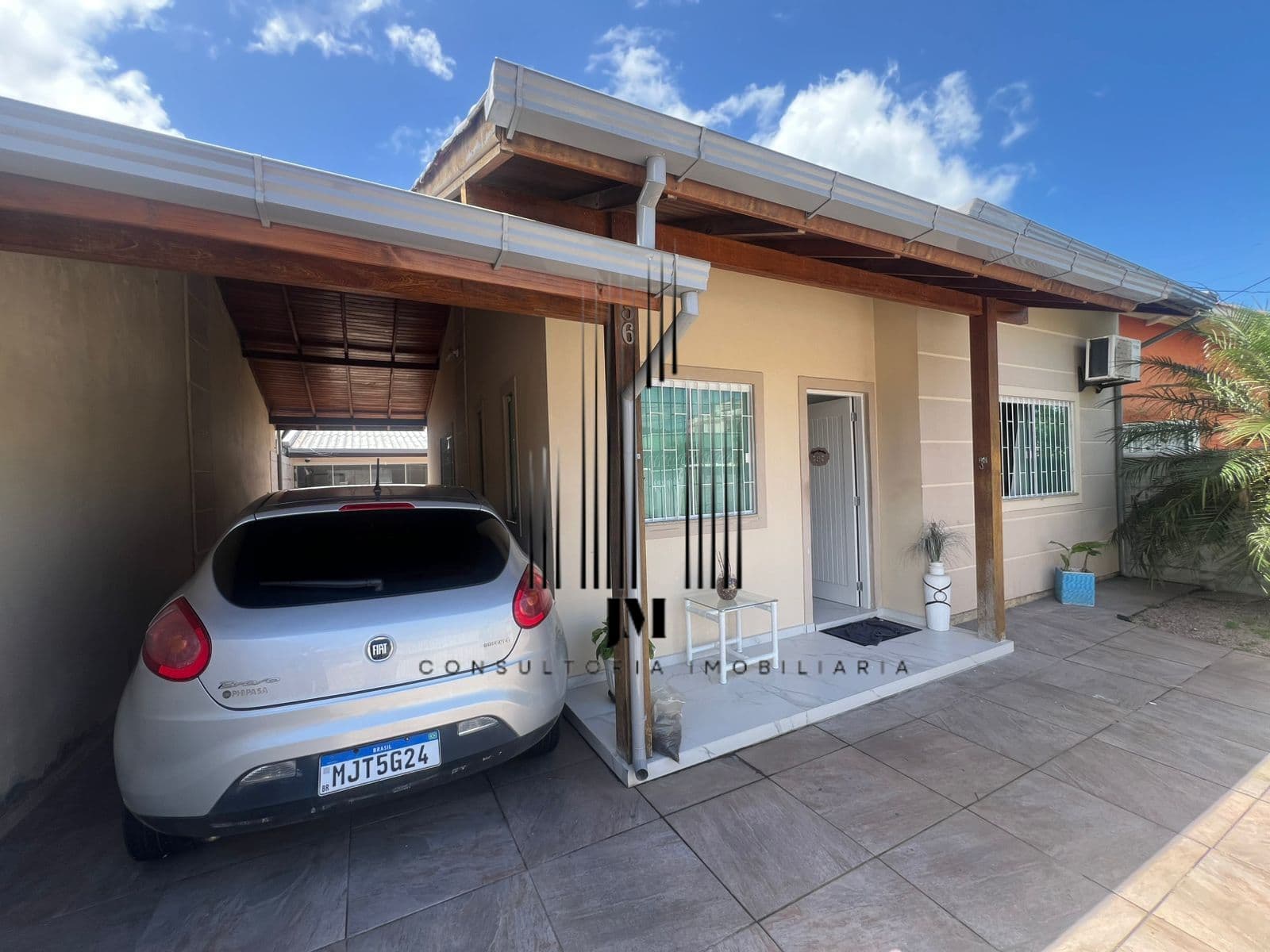Casa em Palhoça - São Sebastião