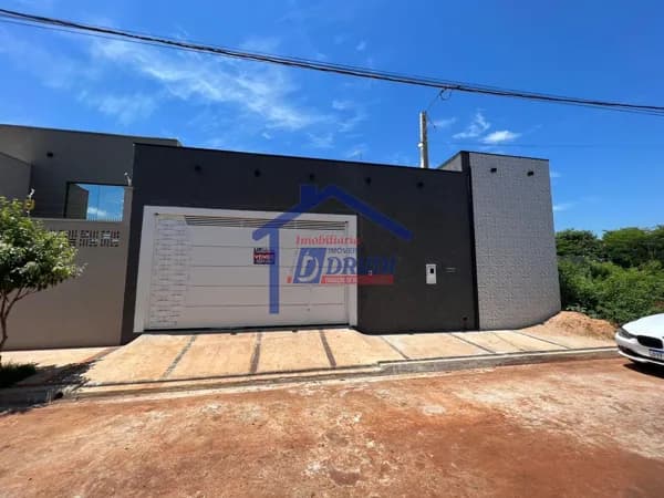 Ótima Casa à Venda na Rua Sérgio Rossini – Pitangueiras