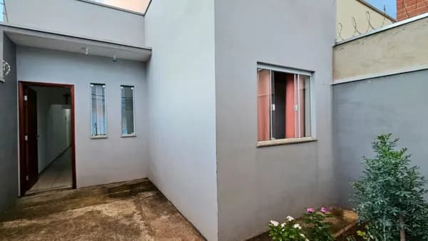 Casa com 3 dormitórios à venda, 75 m² por R$ 290.000,00 - Parque Real - Pouso Alegre/MG