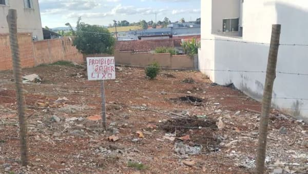 Terreno à venda, 300 m² por R$ 142.000 - Pouso Alegre - Pouso Alegre/MG