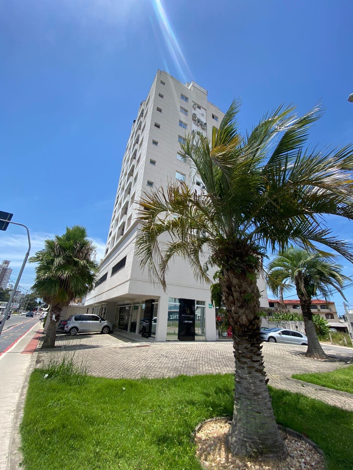 🏢 APARTAMENTO À VENDA NO CENTRO DE PALHOÇA/SC – MOBILIADO