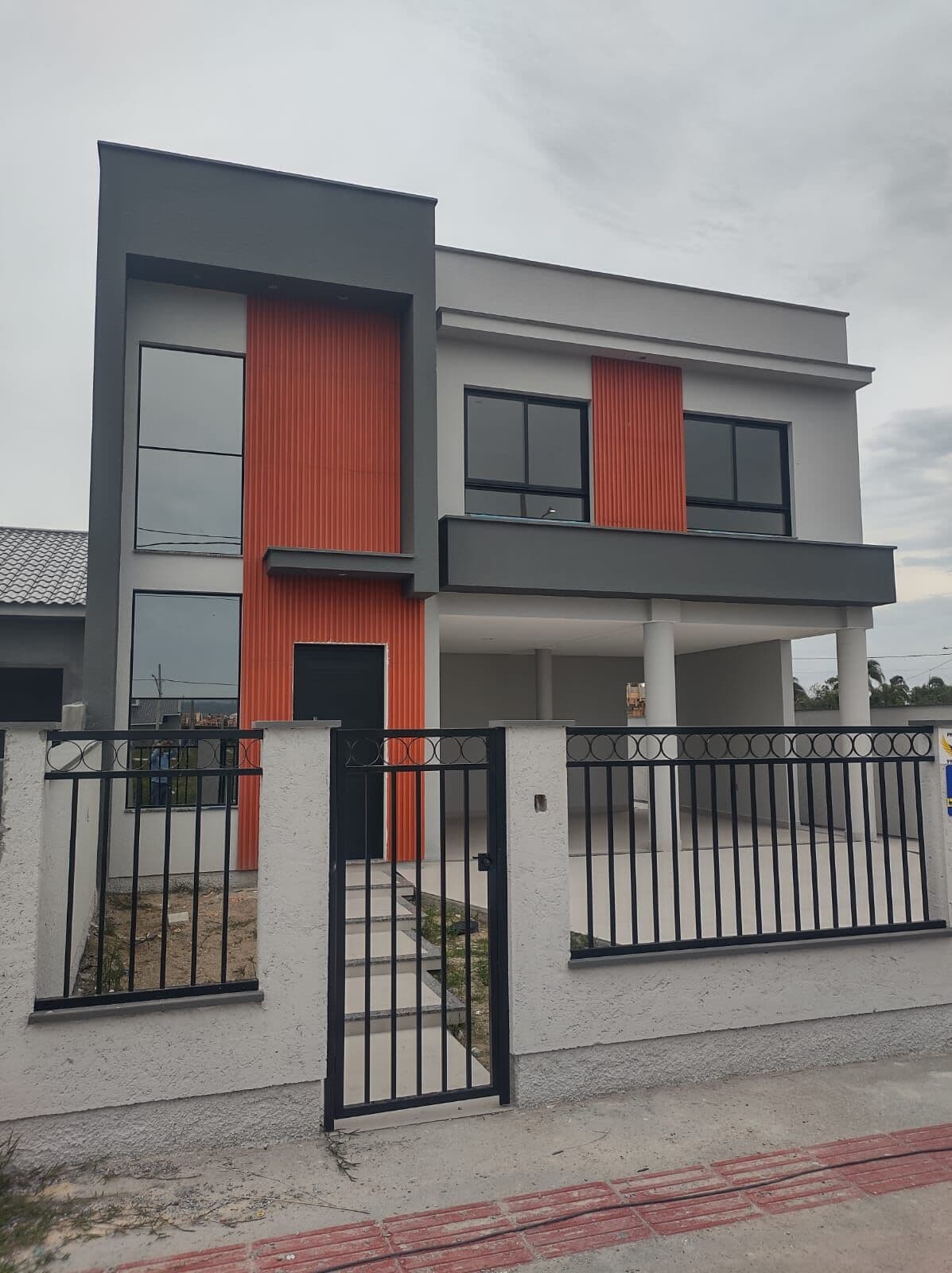 SOBRADO ALTO PADRÃO PARA VENDA NO VILLA TOSCANA PALHOÇA/SC