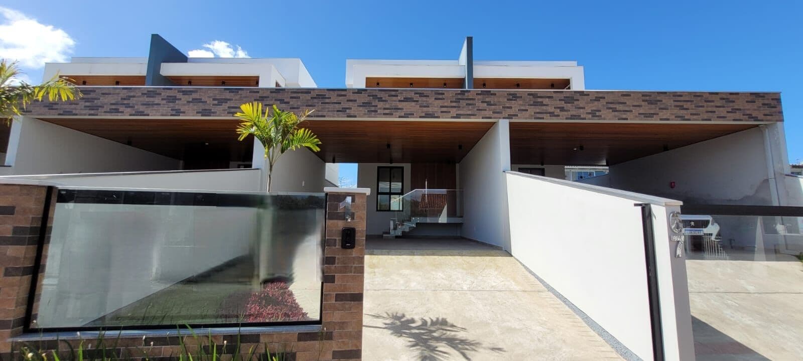 🏡 SOBRADO À VENDA NA PEDRA BRANCA — SAINT VALENTIM RESIDENCE
