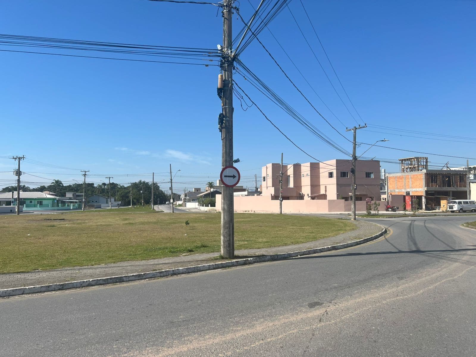 Terreno 396,60m² rotatória