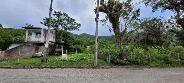 🏡 TERRENO À VENDA NA ENSEADA DO BRITO – PALHOÇA/SC 🌊
