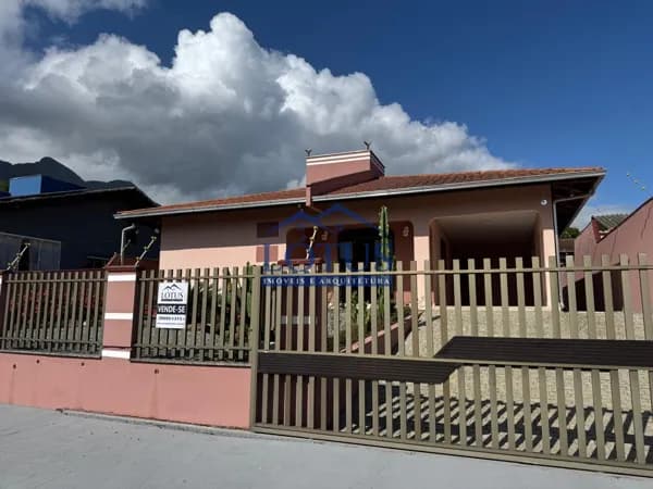 Casa semimobiliada no bairro Ilha da Figueira - Jaraguá do Sul