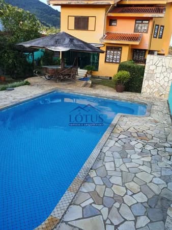Casa com ótimo padrão no bairro Czerniewicz - Jaraguá do Sul