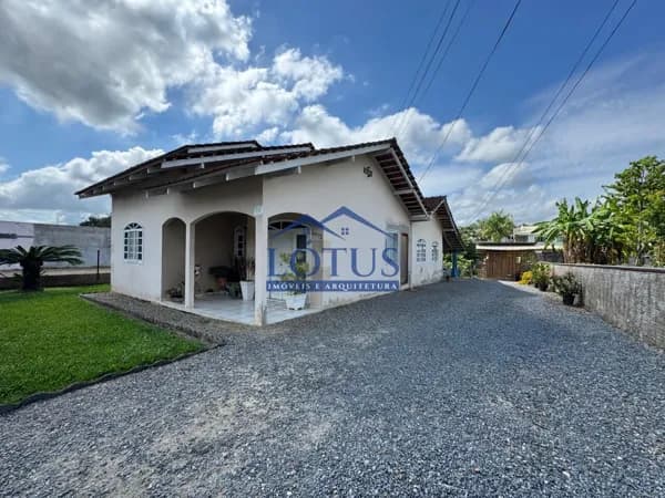 Casa no Centro de Massaranduba ótima opção para ponto comercial
