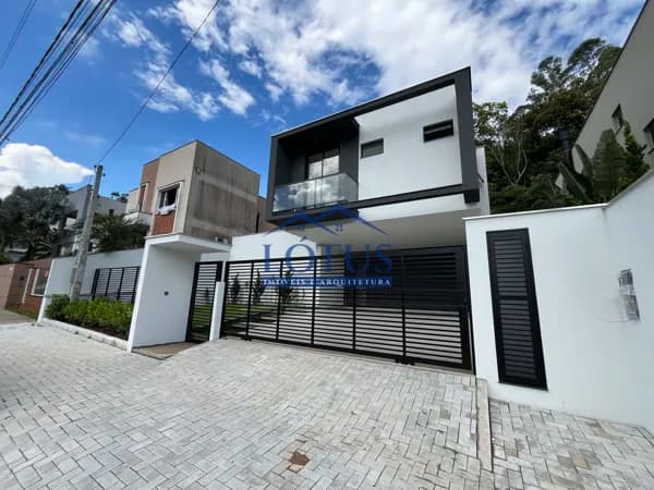 Casa de alto padrão no Amizade - Jaraguá do Sul