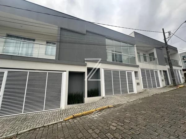 SOBRADO GEMINADO ALTO PADRÃO