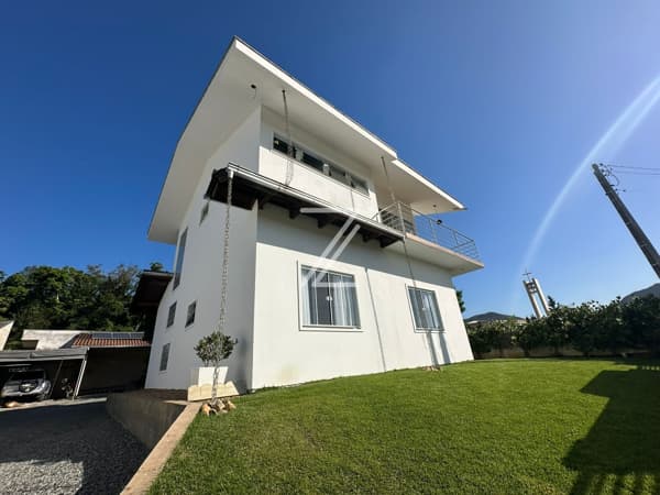 Sobrado em Schroeder - Centro