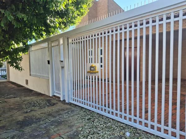 Casa Comercial