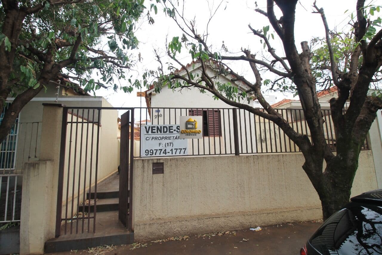 CASA À VENDA – EXCELENTE OPORTUNIDADE