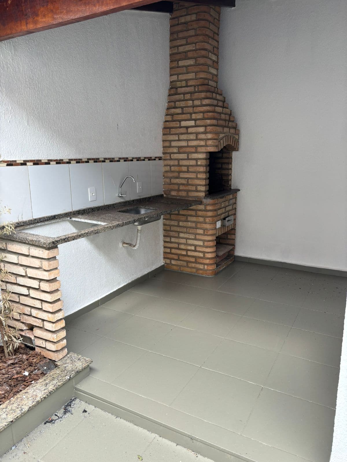 VENDA- CASA 3 DORMITÓRIOS - PARQUE DA LIBERDADE I