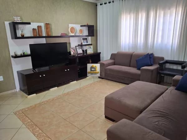 VENDA- CASA COM 3 QUARTOS (1 SUÍTE) - CENTRO DE BADY BASSIT