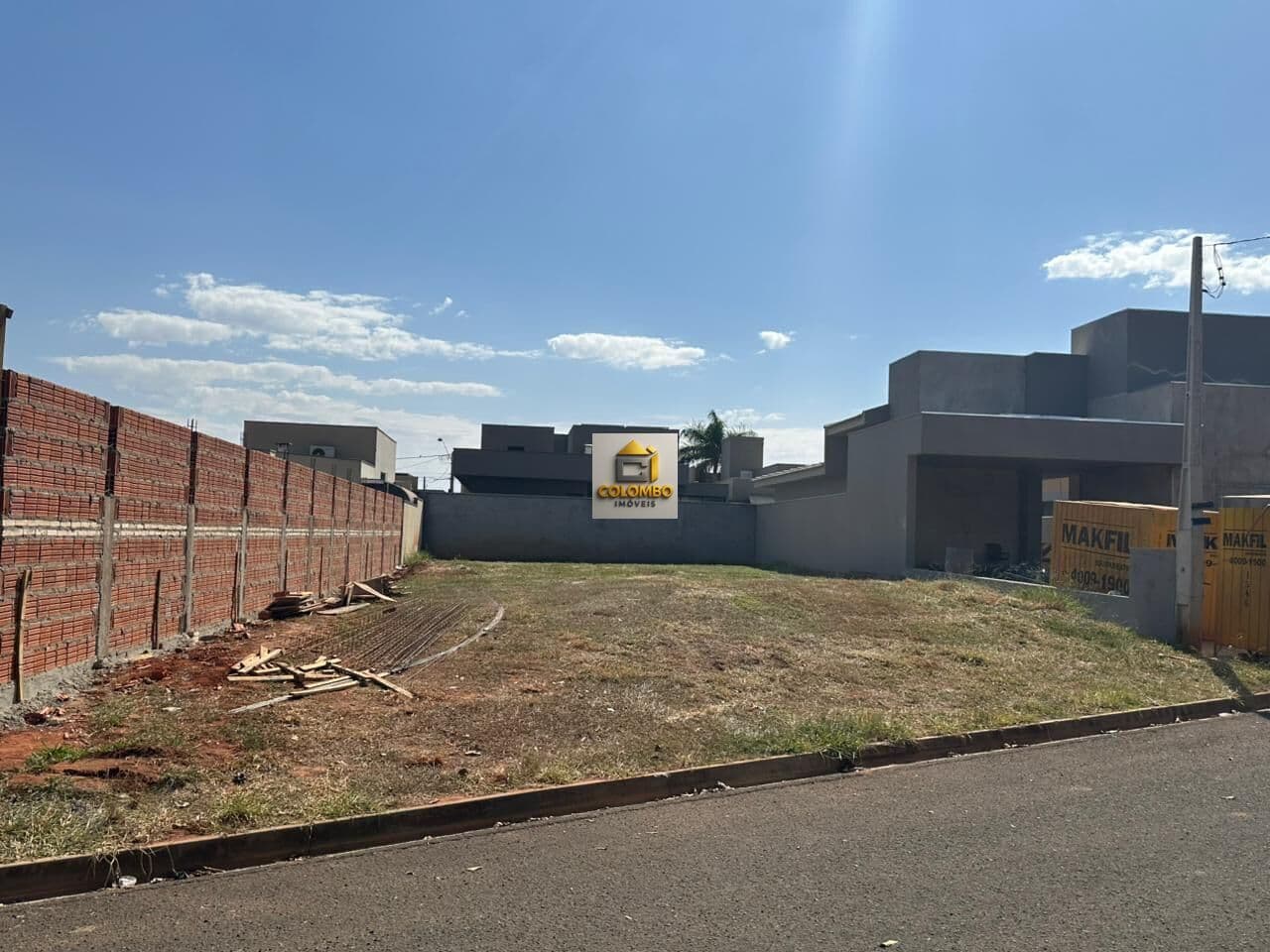 Vende-se Terreno em Condomínio