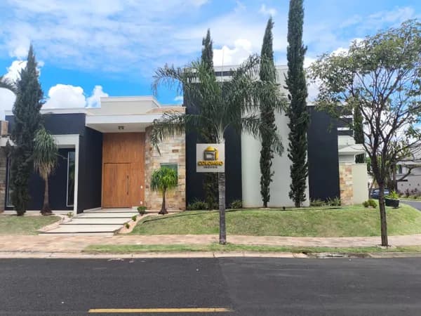 Vende-se Casa no Condomínio Damha V