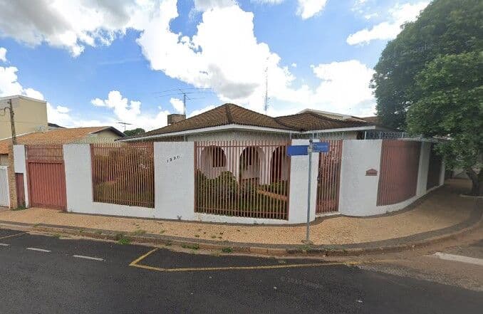 VENDA- EXCELENTE CASA COM 3 SUÍTES - BOA VISTA - UNIRP