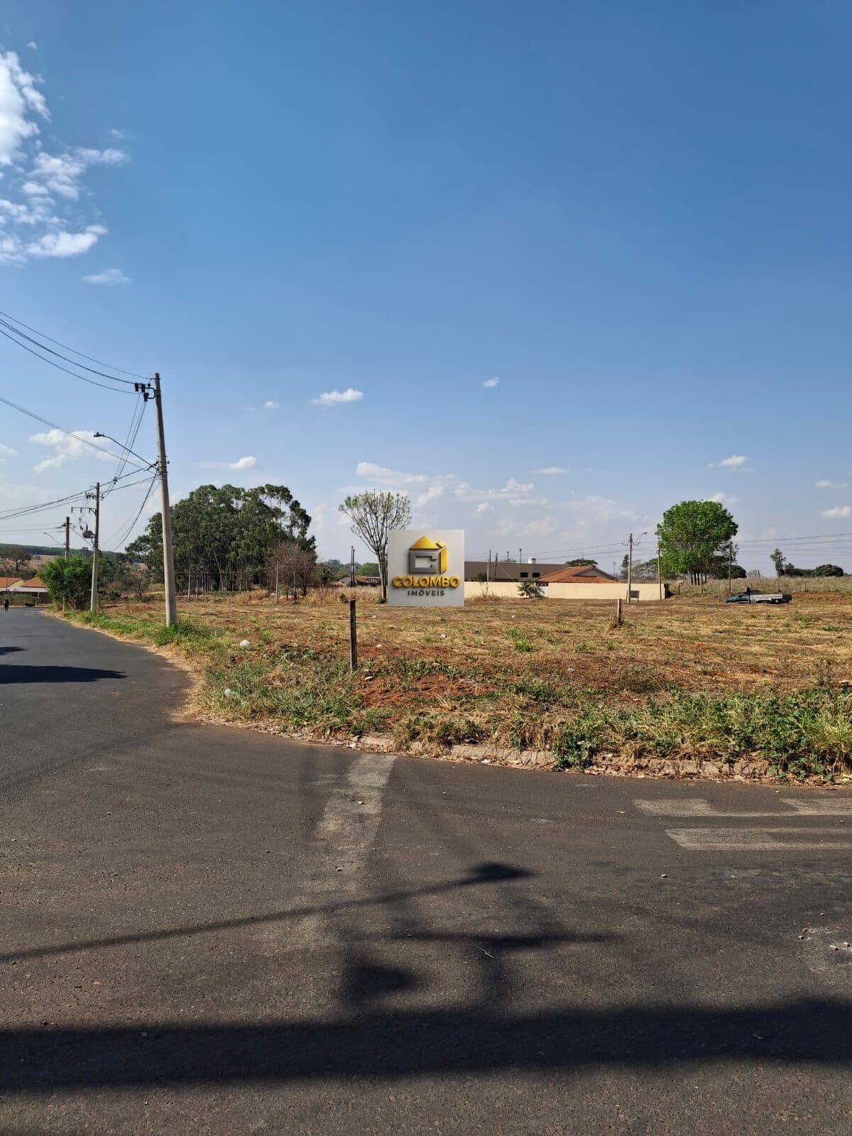 Vende-se Terreno em Loteamento