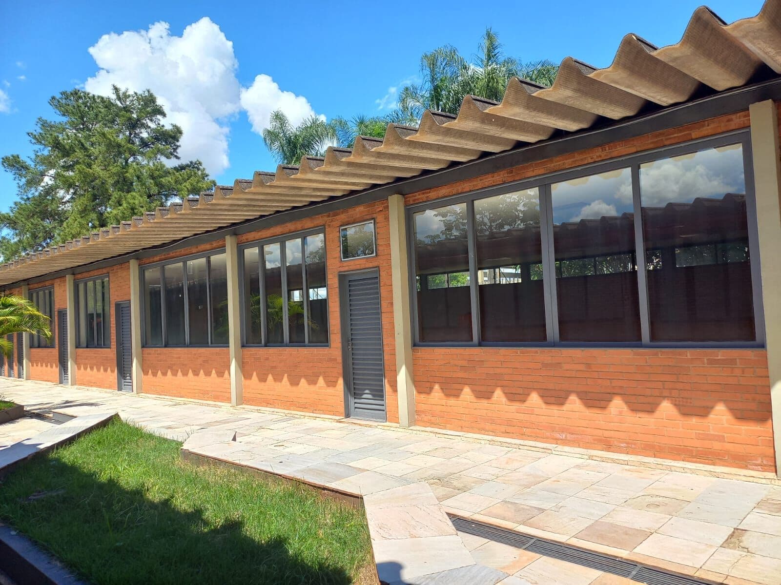 LOCAÇÃO – PRÉDIO COMERCIAL – RIO PRETO