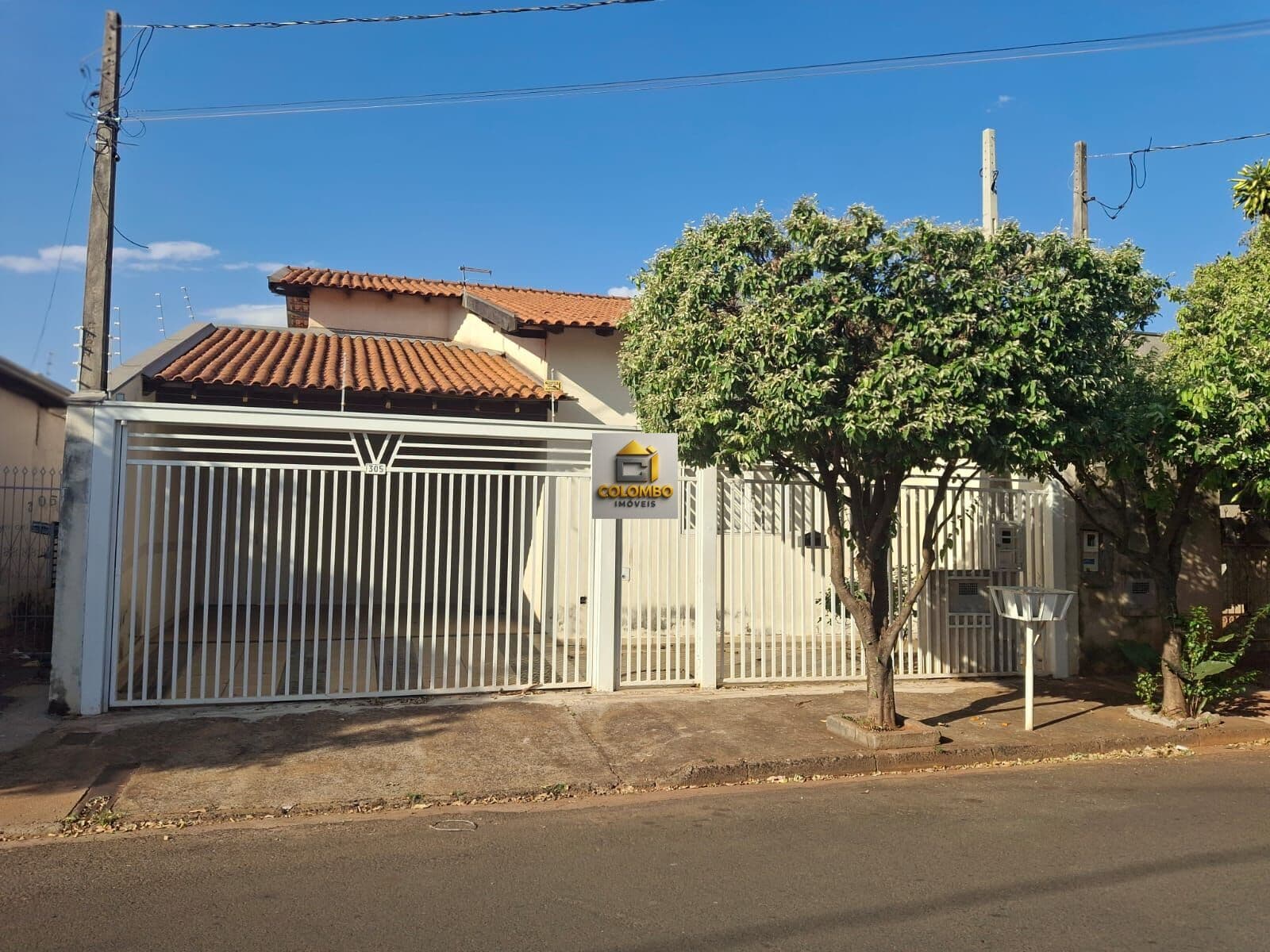 Vende-se casa padrão