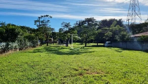 Terreno com 747m2 no Residencial Florença