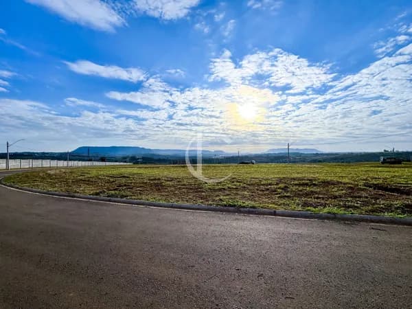 Terreno com 881m2 - Reserva Vianna