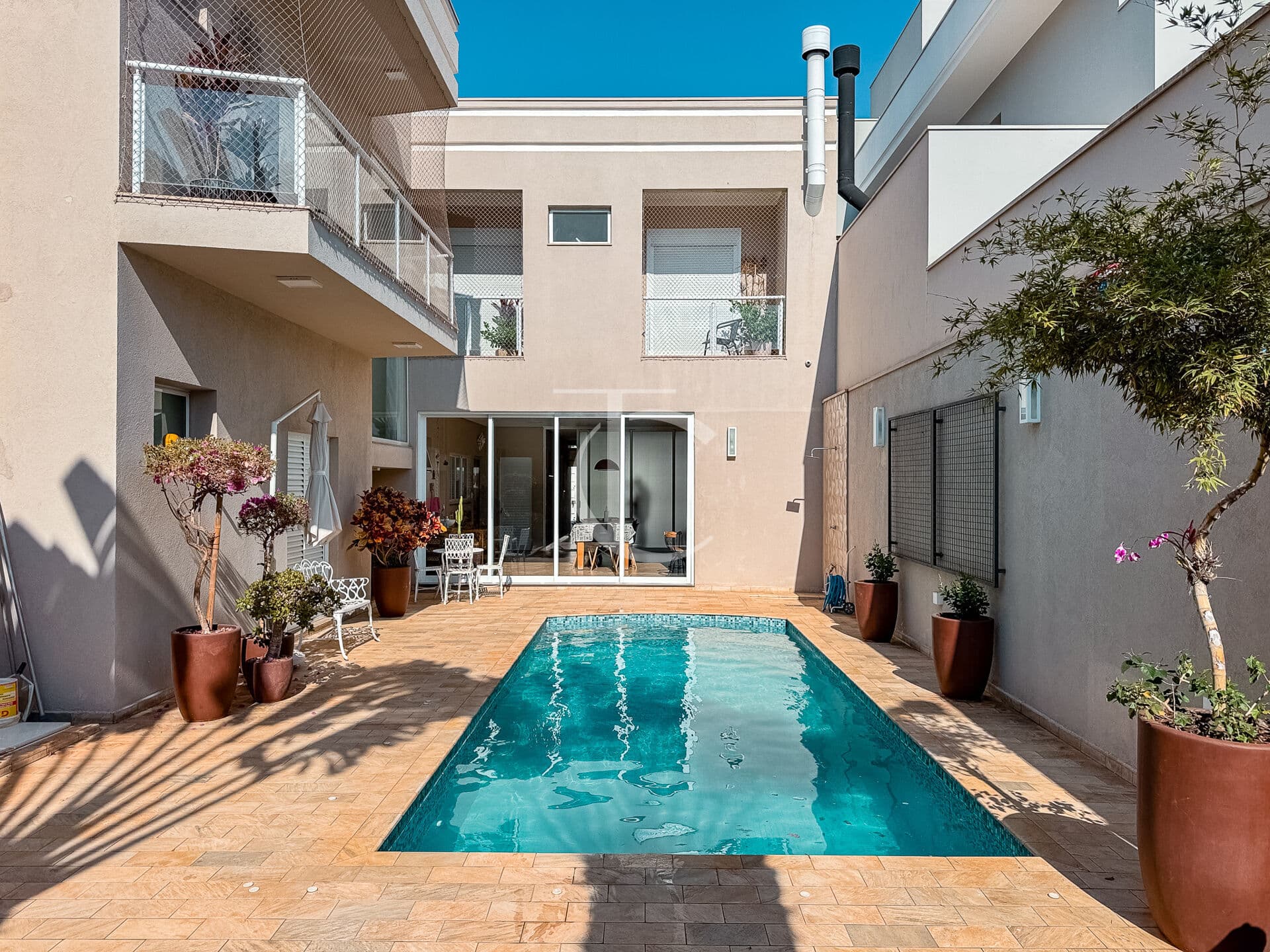 Casa com 4 suítes - Alameda Porto Fino