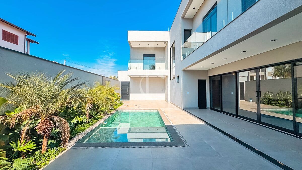 Casa com 4 suítes - Campos do Conde