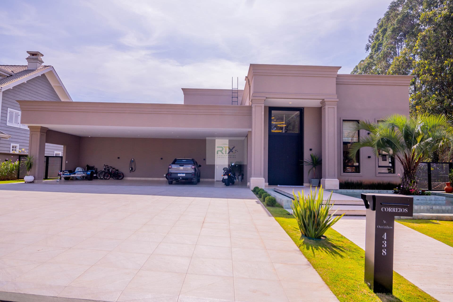 Mansão Cinematográfica à Venda no Tamboré 1 – 1.000 m² | Vista Permanente para o Verde | Totalmente Mobiliada